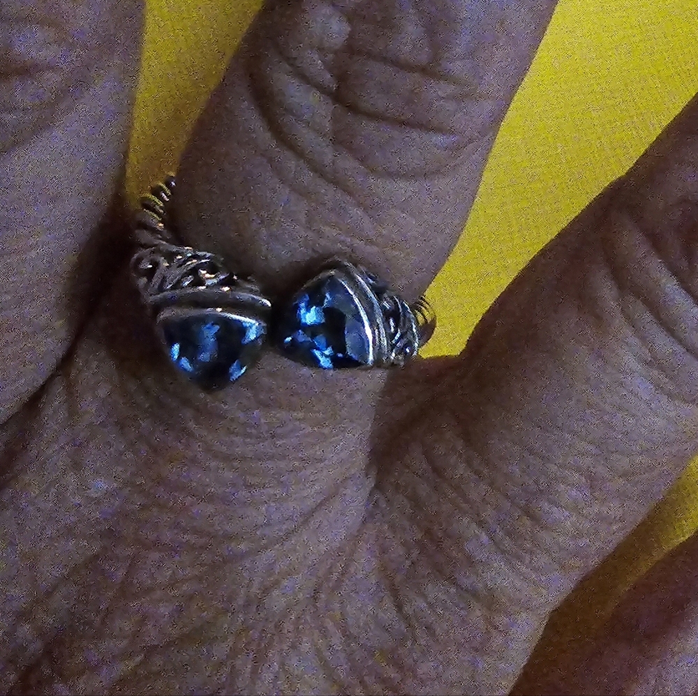 Gorgeous and Unique London Blue Topaz Ring Set in 925 Sterling Silver/ Size 8 - Picture 4 of 16